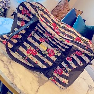 Betseyville duffle